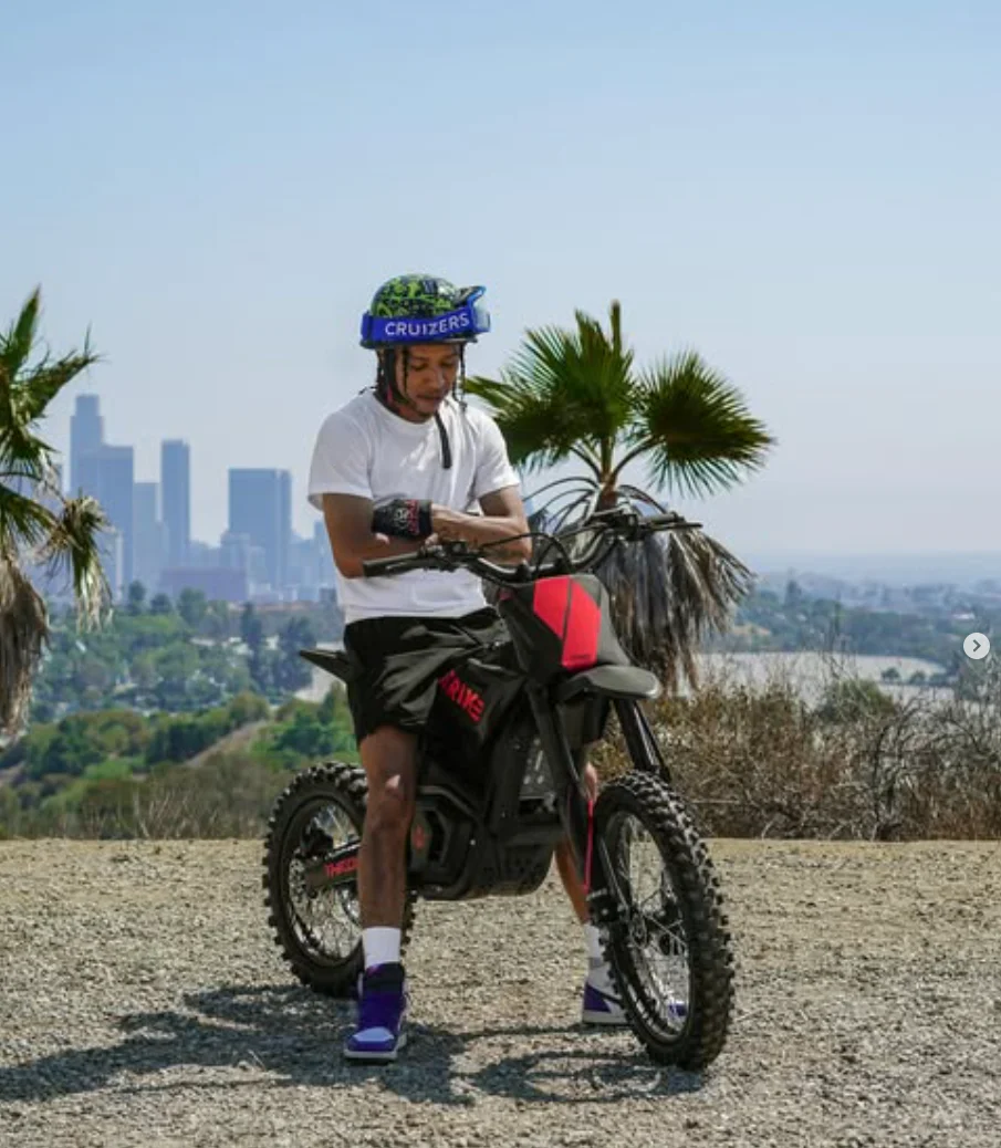 Shadow SV2 – Black Electric Dirt Bike - view 3
