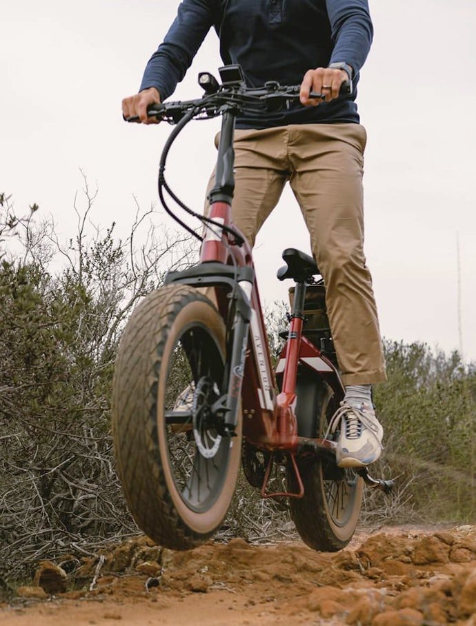 AVENTON – Sinch Step-Through Foldable Ebike - view 3
